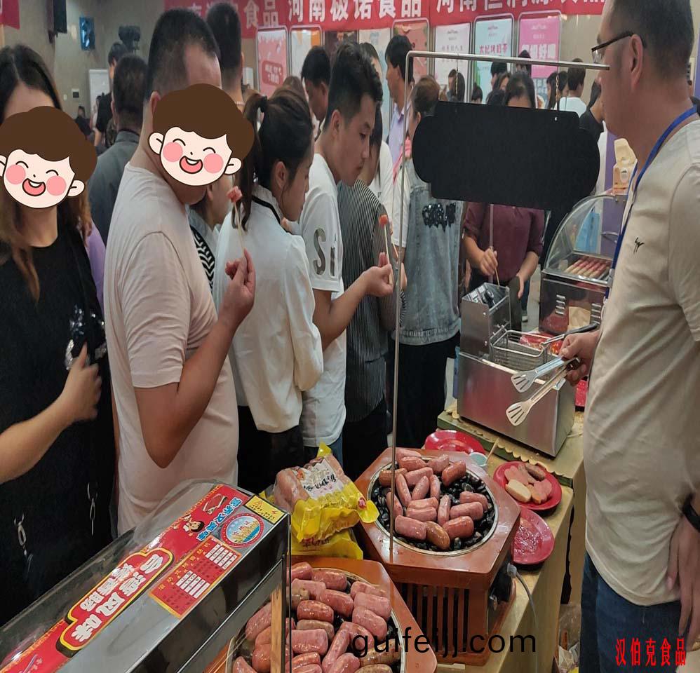 漢伯(bo)尅石(shi)鍋烤(kao)腸(chang)菏澤(ze)活(huo)動(dong)現場(chang)