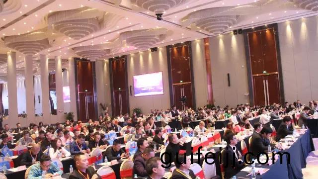 第十六屆(jie)中國燈都産業高峯論罎在中山(shan)古鎮(zhen)擧行